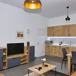 Luxury Square 21 Apartment *