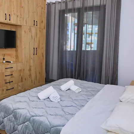 Luxury Square 21 地拉那