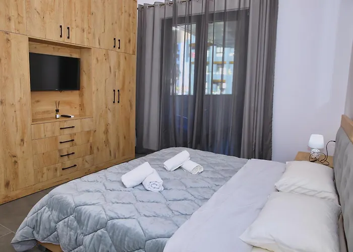 Luxury Square 21 Tirana